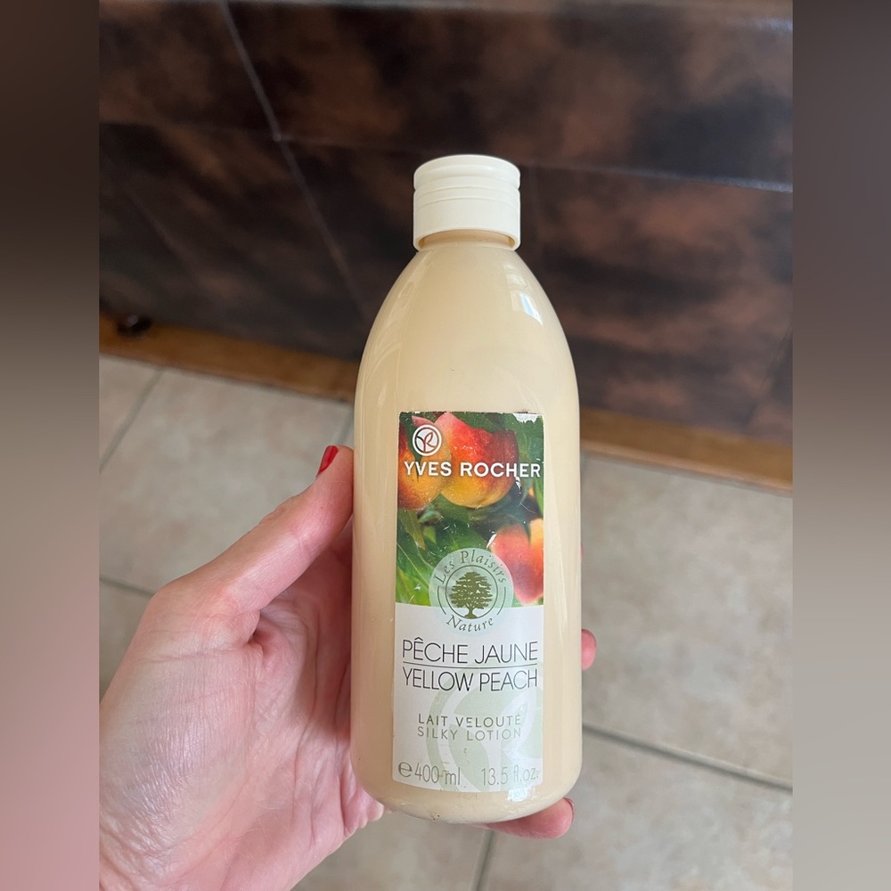 Yves Rocher new silky lotion yellow peach 13.5 Oz.
